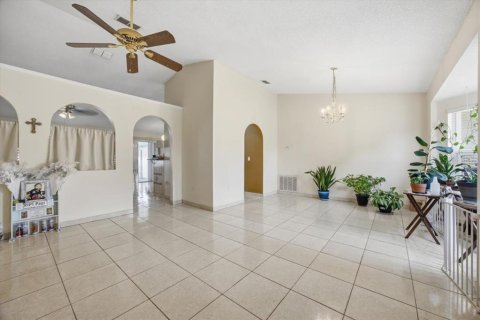 Casa en venta en Kissimmee, Florida, 3 dormitorios, 151.99 m2 № 2113897 - foto 4