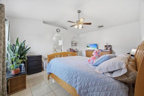 Casa en venta en Kissimmee, Florida, 3 dormitorios, 151.99 m2 № 2113897 - foto 19