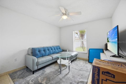 Casa en venta en Kissimmee, Florida, 3 dormitorios, 151.99 m2 № 2113897 - foto 10