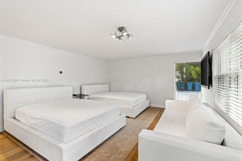 Снять в аренду виллу или дом в Корал-Гейблс, Флорида 5 спален, 495.17м2, № 1967538 - фото 21