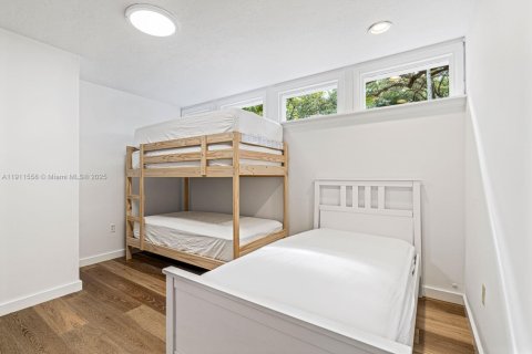 Снять в аренду виллу или дом в Корал-Гейблс, Флорида 5 спален, 495.17м2, № 1967538 - фото 18