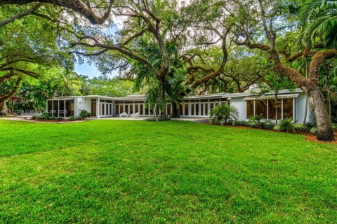 Снять в аренду виллу или дом в Корал-Гейблс, Флорида 5 спален, 495.17м2, № 1967538 - фото 24