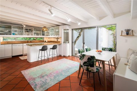 Villa ou maison à vendre à Miami, Floride: 4 chambres, 243.59 m2 № 1969873 - photo 9