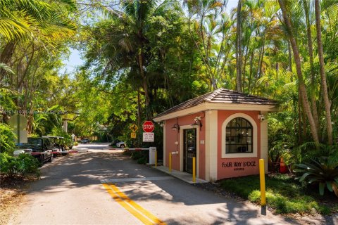 Villa ou maison à vendre à Miami, Floride: 4 chambres, 243.59 m2 № 1969873 - photo 23