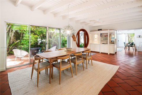 Villa ou maison à vendre à Miami, Floride: 4 chambres, 243.59 m2 № 1969873 - photo 7