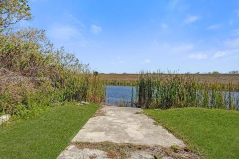 Commercial property in Okeechobee, Florida 334.45 sq.m. № 2088371 - photo 7
