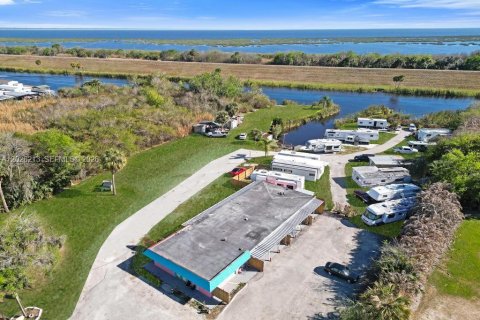 Commercial property in Okeechobee, Florida 334.45 sq.m. № 2088371 - photo 10