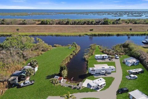 Commercial property in Okeechobee, Florida 334.45 sq.m. № 2088371 - photo 13