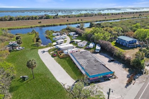 Commercial property in Okeechobee, Florida 334.45 sq.m. № 2088371 - photo 11