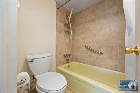 Condo in Hallandale Beach, Florida, 1 bedroom  № 2082074 - photo 23