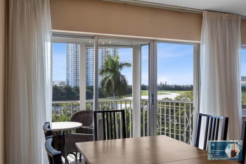 Condo in Hallandale Beach, Florida, 1 bedroom  № 2082074 - photo 10