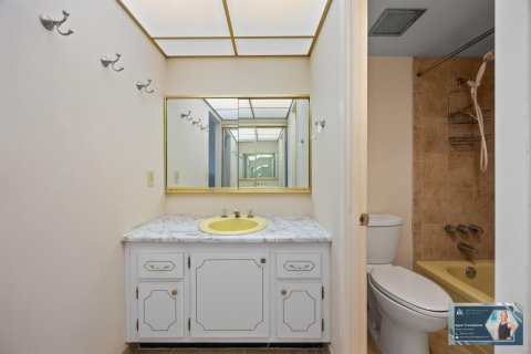 Condo in Hallandale Beach, Florida, 1 bedroom  № 2082074 - photo 24
