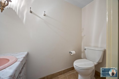 Condo in Hallandale Beach, Florida, 1 bedroom  № 2082074 - photo 18