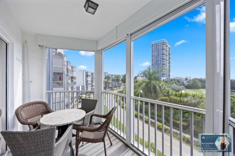 Condo in Hallandale Beach, Florida, 1 bedroom  № 2082074 - photo 3