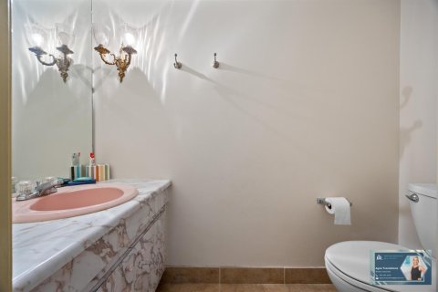 Condo in Hallandale Beach, Florida, 1 bedroom  № 2082074 - photo 17