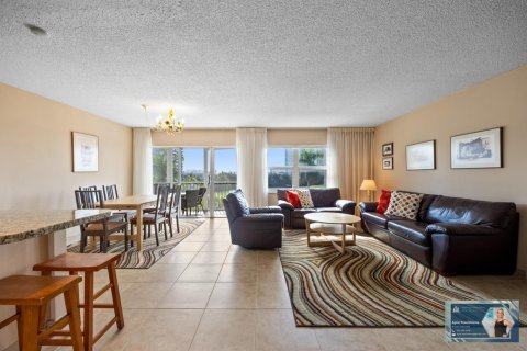 Condo in Hallandale Beach, Florida, 1 bedroom  № 2082074 - photo 2