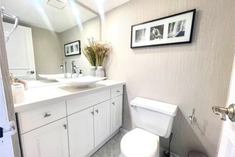Condo in Sunny Isles Beach, Florida, 1 bedroom  № 1809235 - photo 17