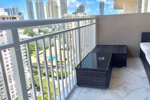 Condo in Sunny Isles Beach, Florida, 1 bedroom  № 1809235 - photo 19