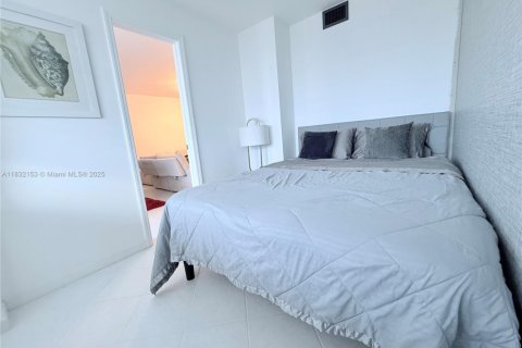 Condo in Sunny Isles Beach, Florida, 1 bedroom  № 1809235 - photo 15