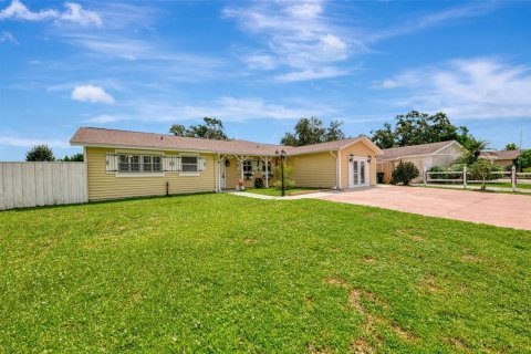 Villa ou maison à louer à Sarasota, Floride: 5 chambres, 175.68 m2 № 1905135 - photo 2