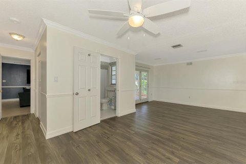 House in Sarasota, Florida 5 bedrooms, 175.68 sq.m. № 1905135 - photo 19