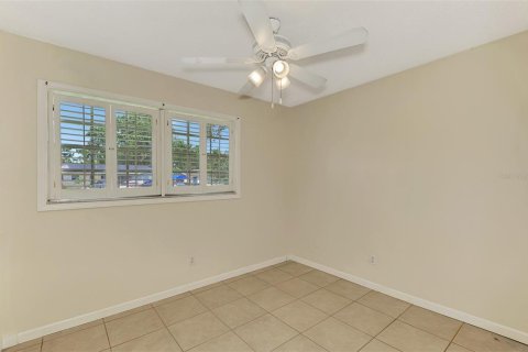 Villa ou maison à louer à Sarasota, Floride: 5 chambres, 175.68 m2 № 1905135 - photo 27