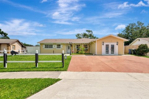 Villa ou maison à louer à Sarasota, Floride: 5 chambres, 175.68 m2 № 1905135 - photo 1