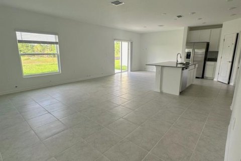 Villa ou maison à vendre à Davenport, Floride: 4 chambres, 175.59 m2 № 2411528 - photo 3