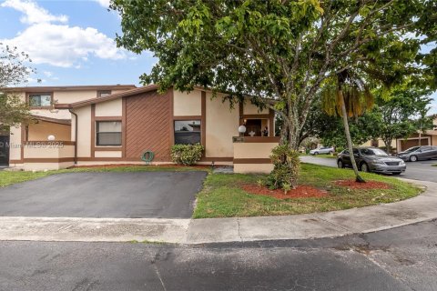 House in Sunrise, Florida 3 bedrooms, 146.79 sq.m. № 1950598 - photo 26