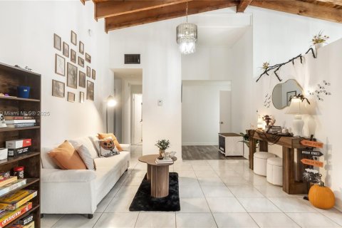 House in Sunrise, Florida 3 bedrooms, 146.79 sq.m. № 1950598 - photo 5