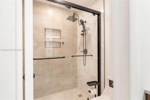 House in Sunrise, Florida 3 bedrooms, 146.79 sq.m. № 1950598 - photo 18