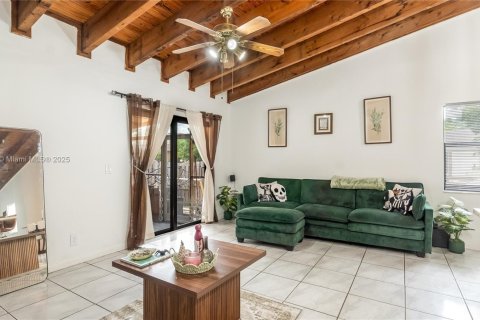 House in Sunrise, Florida 3 bedrooms, 146.79 sq.m. № 1950598 - photo 6