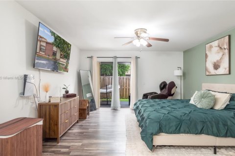 House in Sunrise, Florida 3 bedrooms, 146.79 sq.m. № 1950598 - photo 13