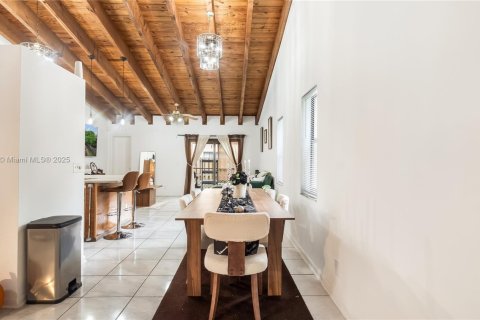 House in Sunrise, Florida 3 bedrooms, 146.79 sq.m. № 1950598 - photo 4