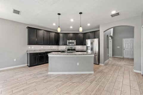 Casa en venta en Port St. Lucie, Florida, 6 dormitorios, 258.08 m2 № 2268189 - foto 11