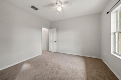 Casa en venta en Port St. Lucie, Florida, 6 dormitorios, 258.08 m2 № 2268189 - foto 3