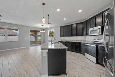Casa en venta en Port St. Lucie, Florida, 6 dormitorios, 258.08 m2 № 2268189 - foto 7