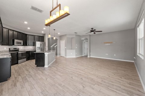 Casa en venta en Port St. Lucie, Florida, 6 dormitorios, 258.08 m2 № 2268189 - foto 12