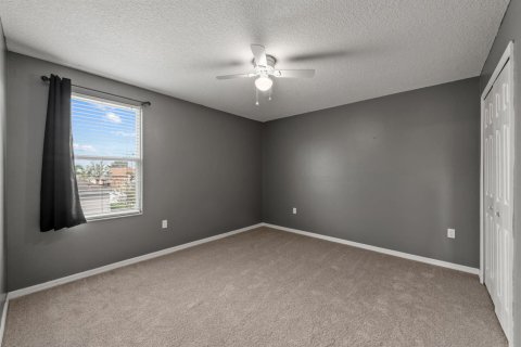 Casa en venta en Port St. Lucie, Florida, 6 dormitorios, 258.08 m2 № 2268189 - foto 22