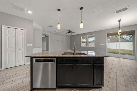 Casa en venta en Port St. Lucie, Florida, 6 dormitorios, 258.08 m2 № 2268189 - foto 10