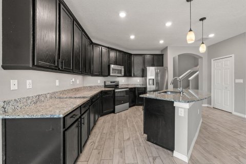Casa en venta en Port St. Lucie, Florida, 6 dormitorios, 258.08 m2 № 2268189 - foto 8