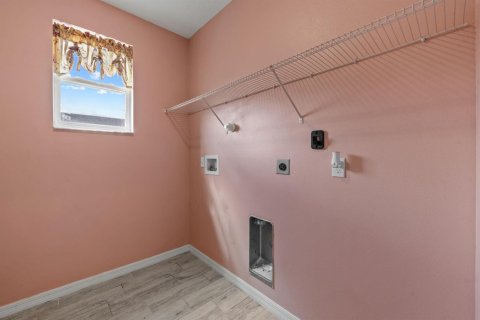 Casa en venta en Port St. Lucie, Florida, 6 dormitorios, 258.08 m2 № 2268189 - foto 5