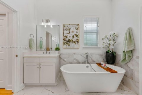 House in Winter Park, Florida 4 bedrooms, 257.34 sq.m. № 1802685 - photo 27