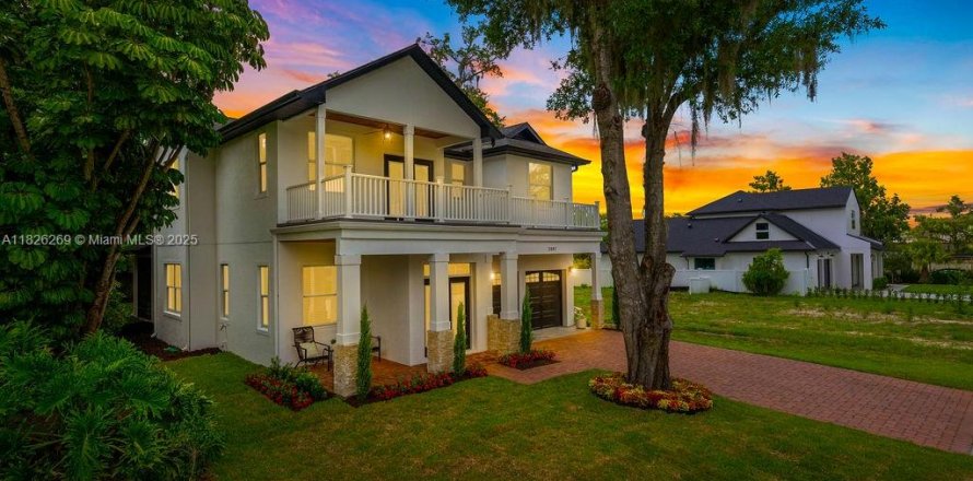 House in Winter Park, Florida 4 bedrooms, 257.34 sq.m. № 1802685