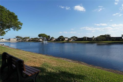 Adosado en venta en Palm Springs, Florida, 2 dormitorios, 109.9 m2 № 2030402 - foto 3