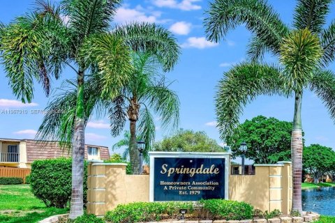 Adosado en venta en Palm Springs, Florida, 2 dormitorios, 109.9 m2 № 2030402 - foto 2