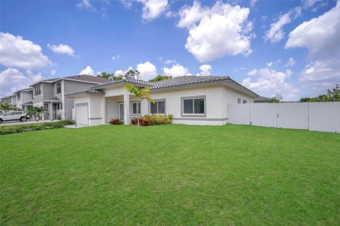 Купить виллу или дом в Хомстед, Флорида 4 спальни, 193.61м2, № 1958023 - фото 3