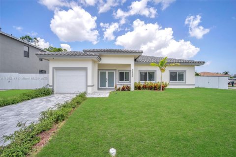 Купить виллу или дом в Хомстед, Флорида 4 спальни, 193.61м2, № 1958023 - фото 1