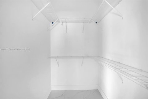 Купить виллу или дом в Хомстед, Флорида 4 спальни, 193.61м2, № 1958023 - фото 18