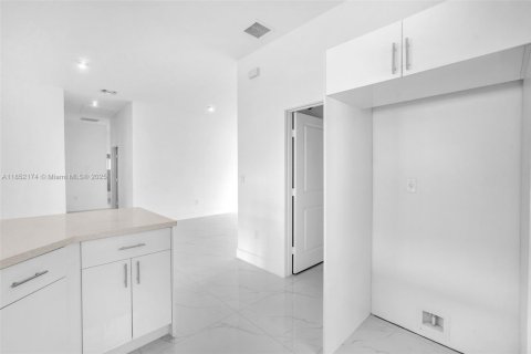 Купить виллу или дом в Хомстед, Флорида 4 спальни, 193.61м2, № 1958023 - фото 25